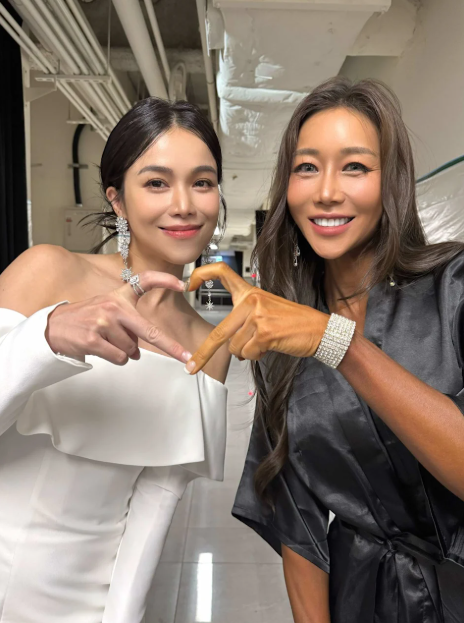 林芯儀(左)與裵垂鉉(右)情同姊妹。(圖/旺多福多媒體工作室提供)